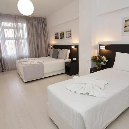 Boss Boutique By Prima 4*